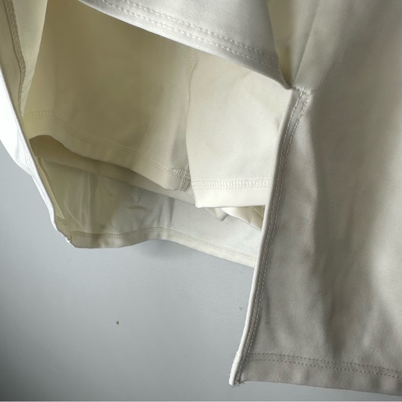 Reformation Ecomove Nina Skort - Picture 6 of 10